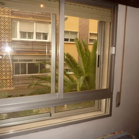 Ab בית הארחה *